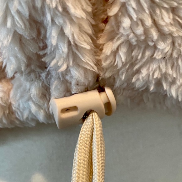 URBAN OUTFITTERS Tilly Faux Fur Hoodie Sweatshirt - Picture 9 of 10